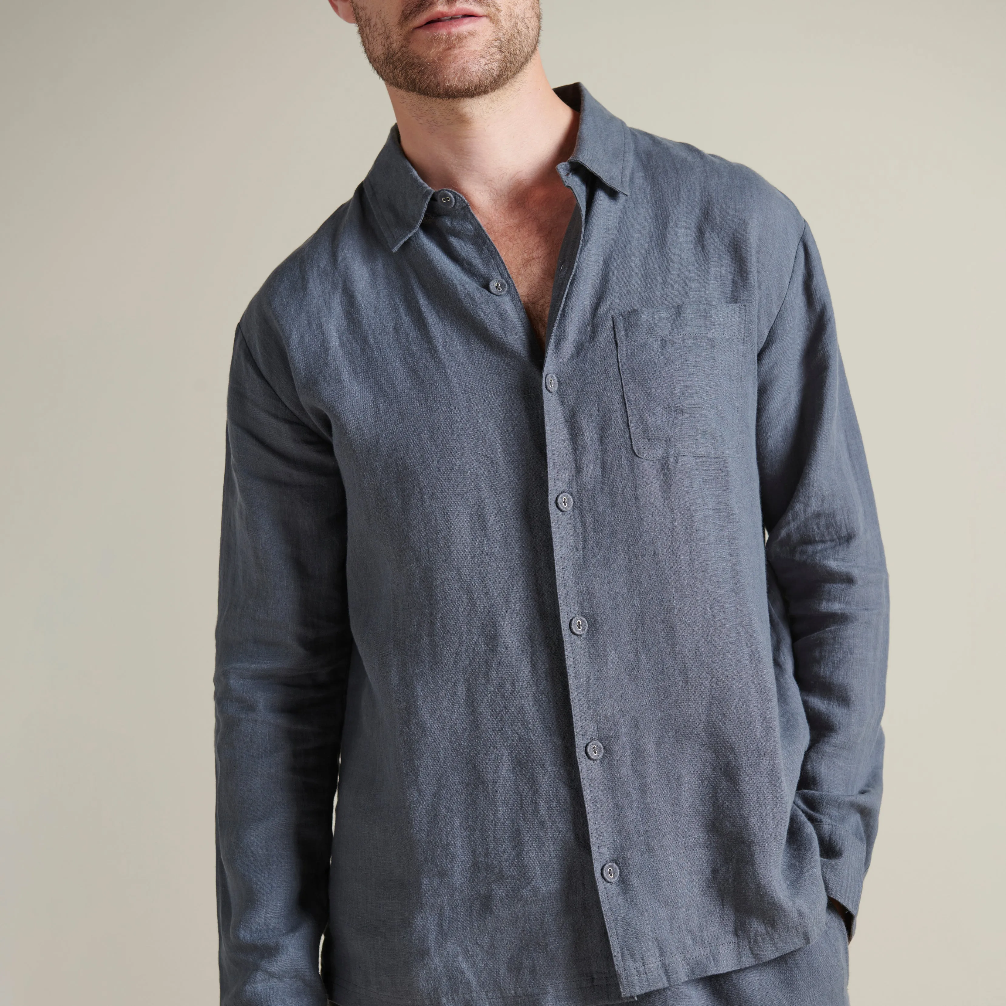 The Men's Linen Shirt - Ink