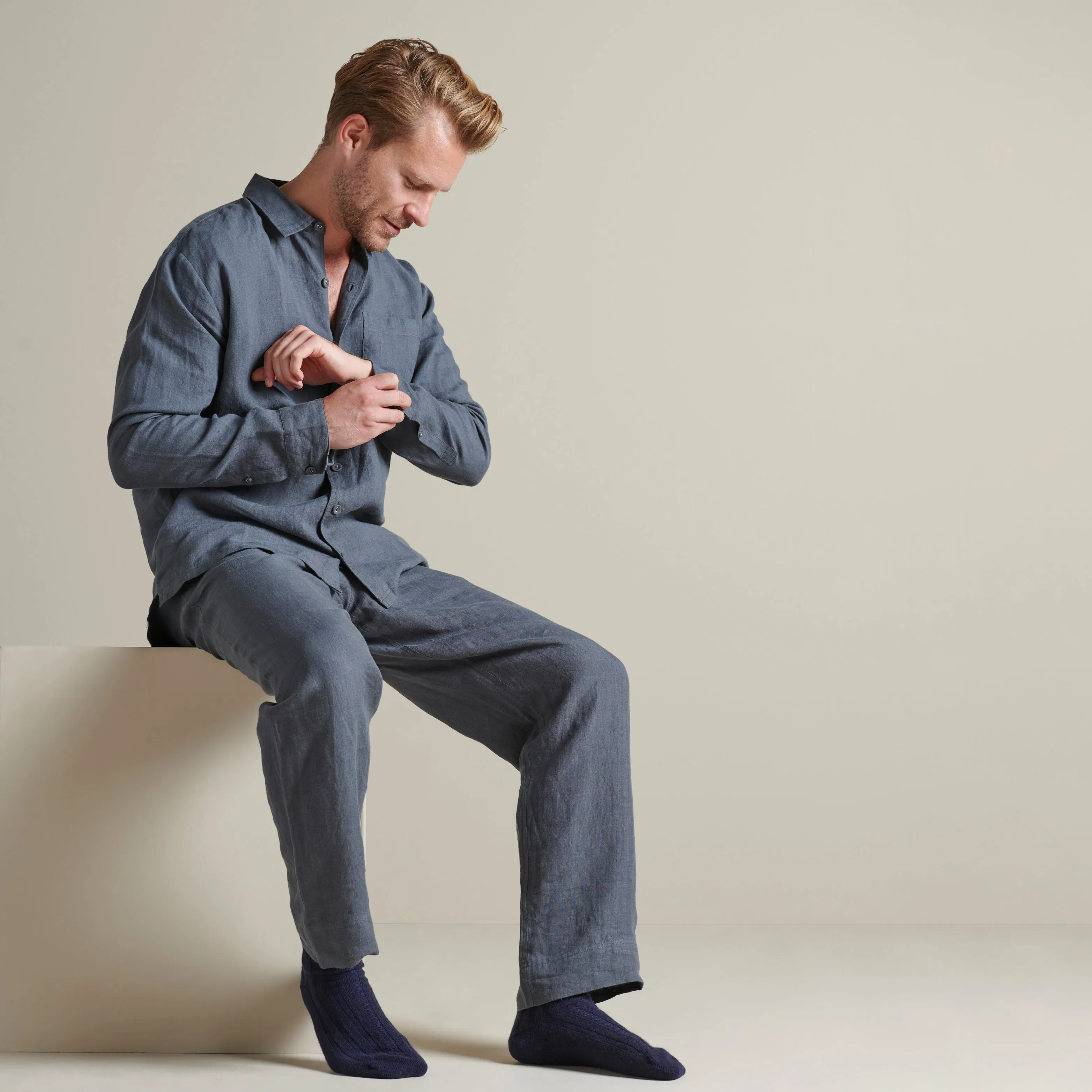 The Men's Linen Shirt - Ink