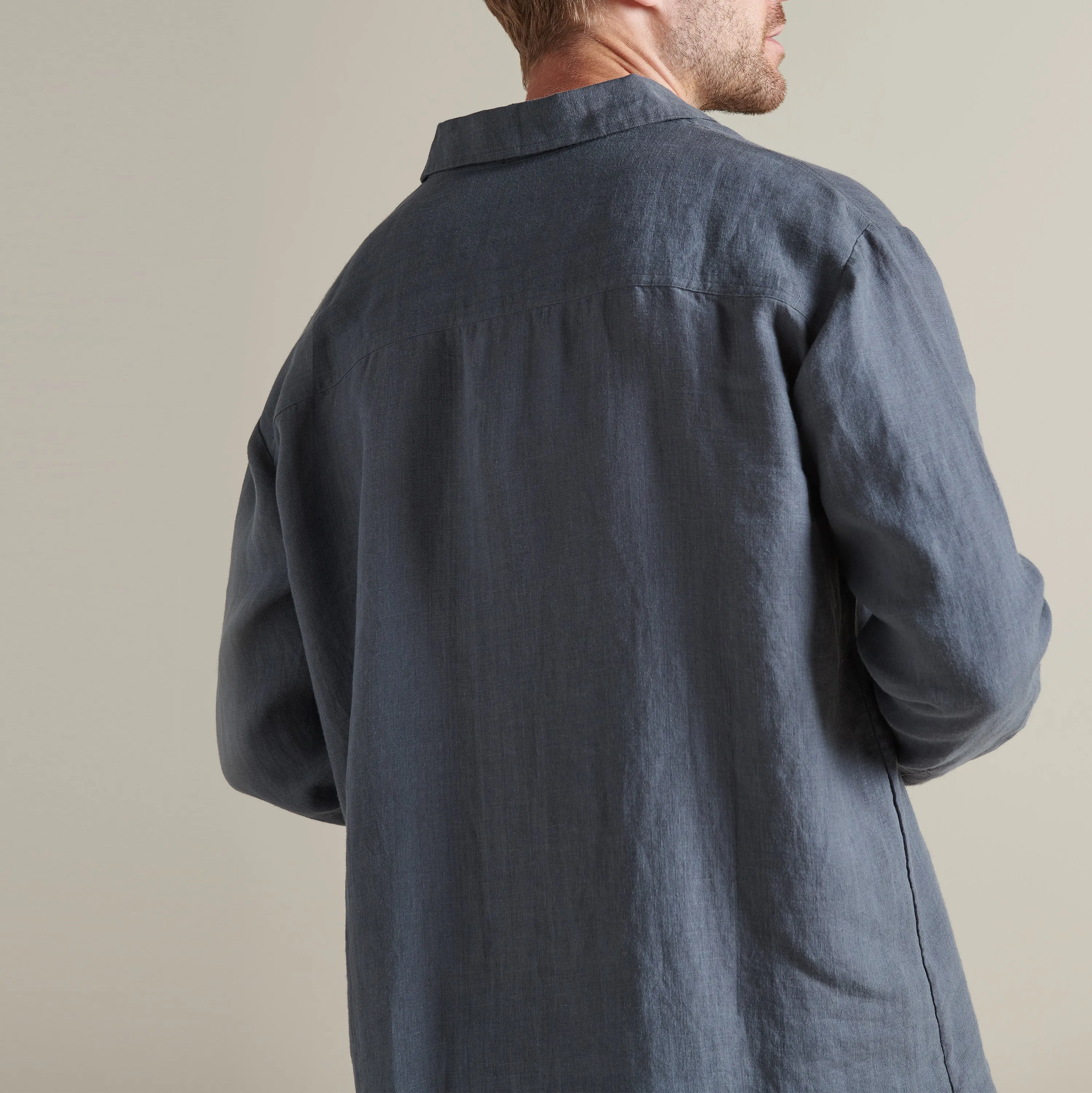 The Men's Linen Shirt - Ink