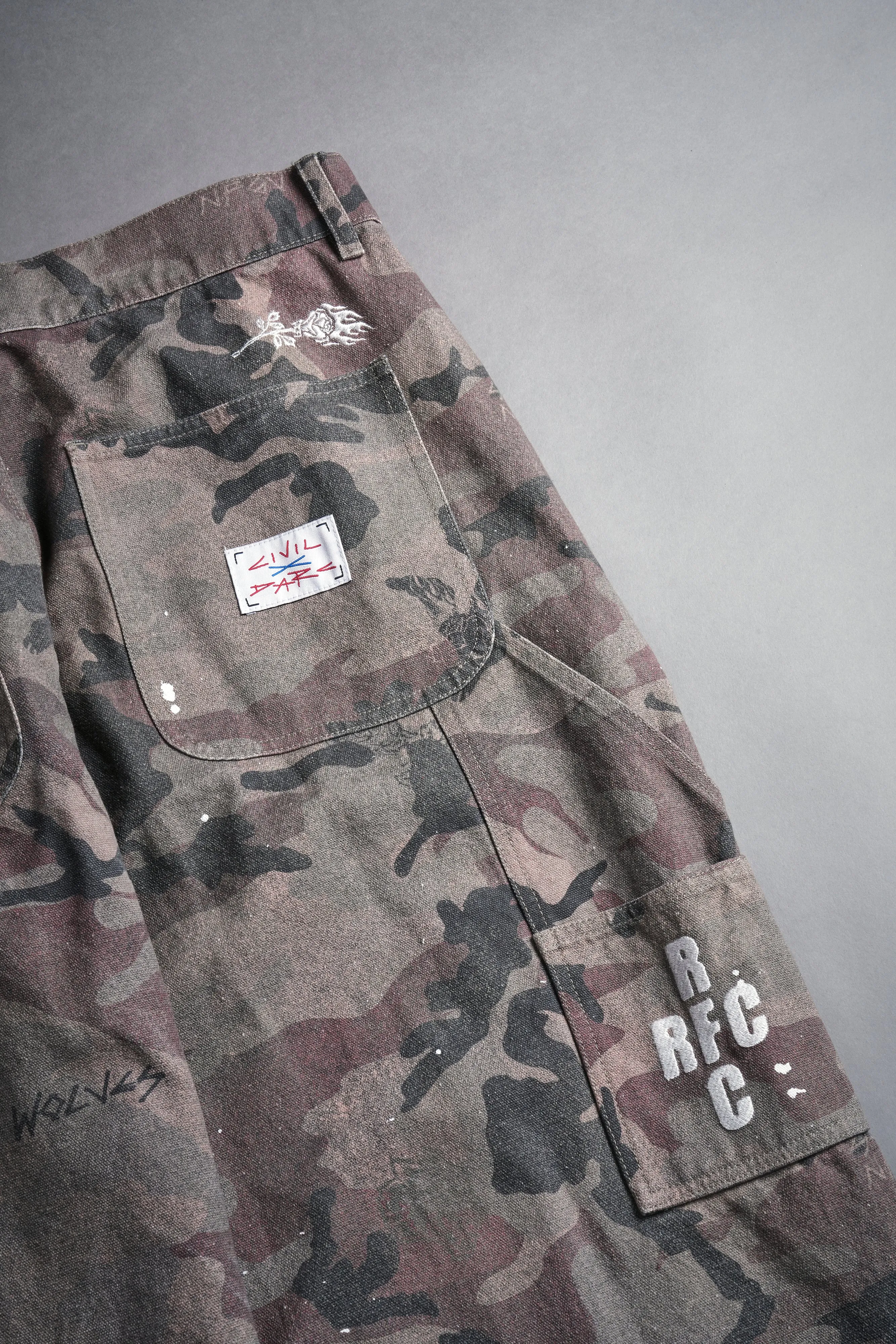 Wolf Rose Dillon Pants in Blooming Woodland Camo